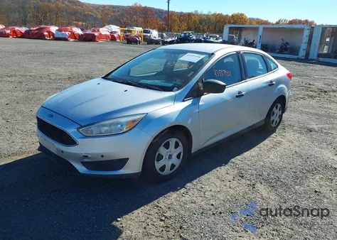 2016 Ford Focus S из США, поврежденный, VIN 1FADP3E21GL349014